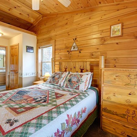 Cozy Deer Glen Cabin With Private Hot Tub And Porch! Брайсон-Сити Экстерьер фото