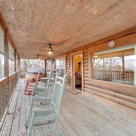 Cozy Deer Glen Cabin With Private Hot Tub And Porch! Брайсон-Сити Экстерьер фото