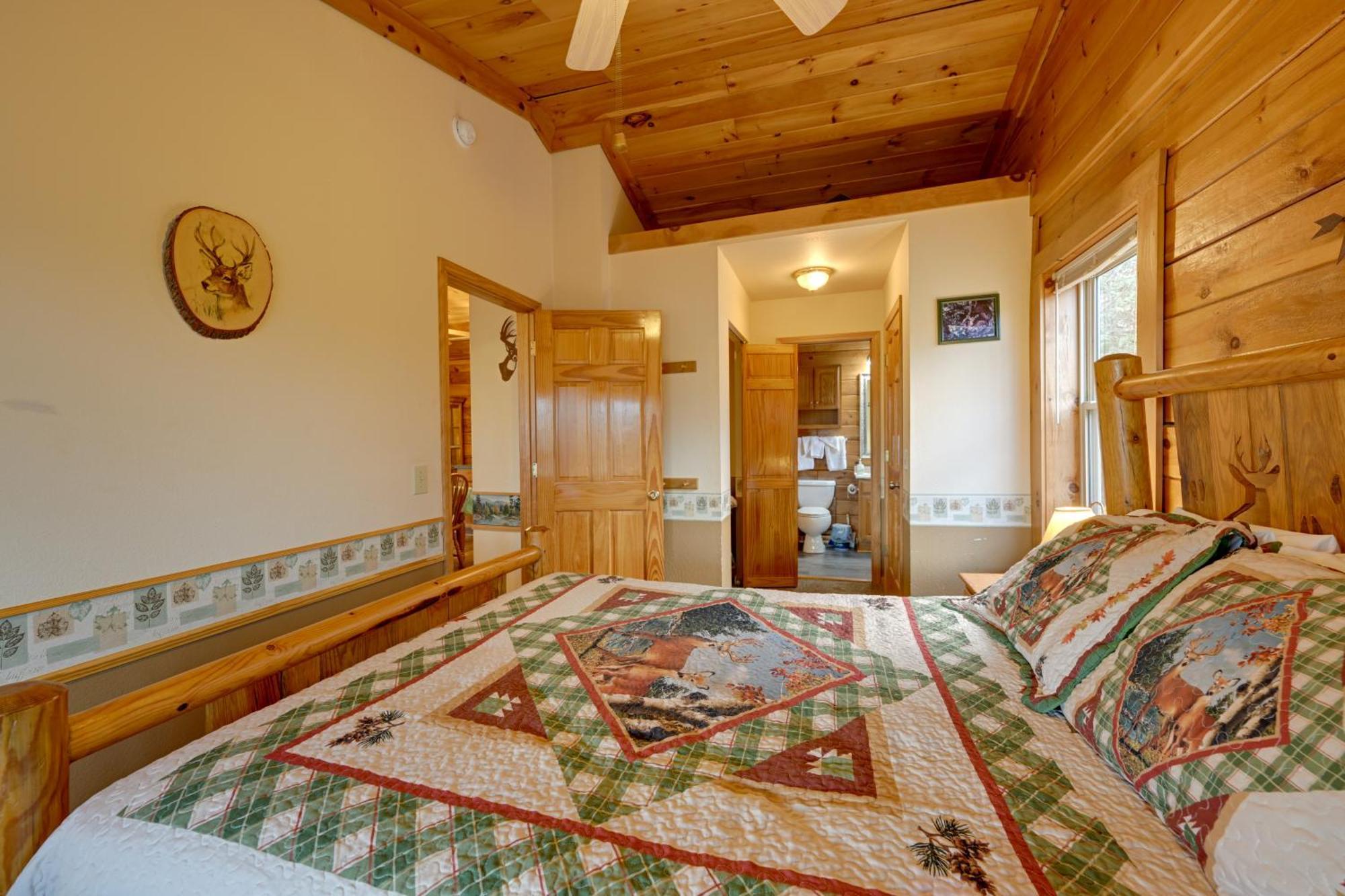 Cozy Deer Glen Cabin With Private Hot Tub And Porch! Брайсон-Сити Экстерьер фото