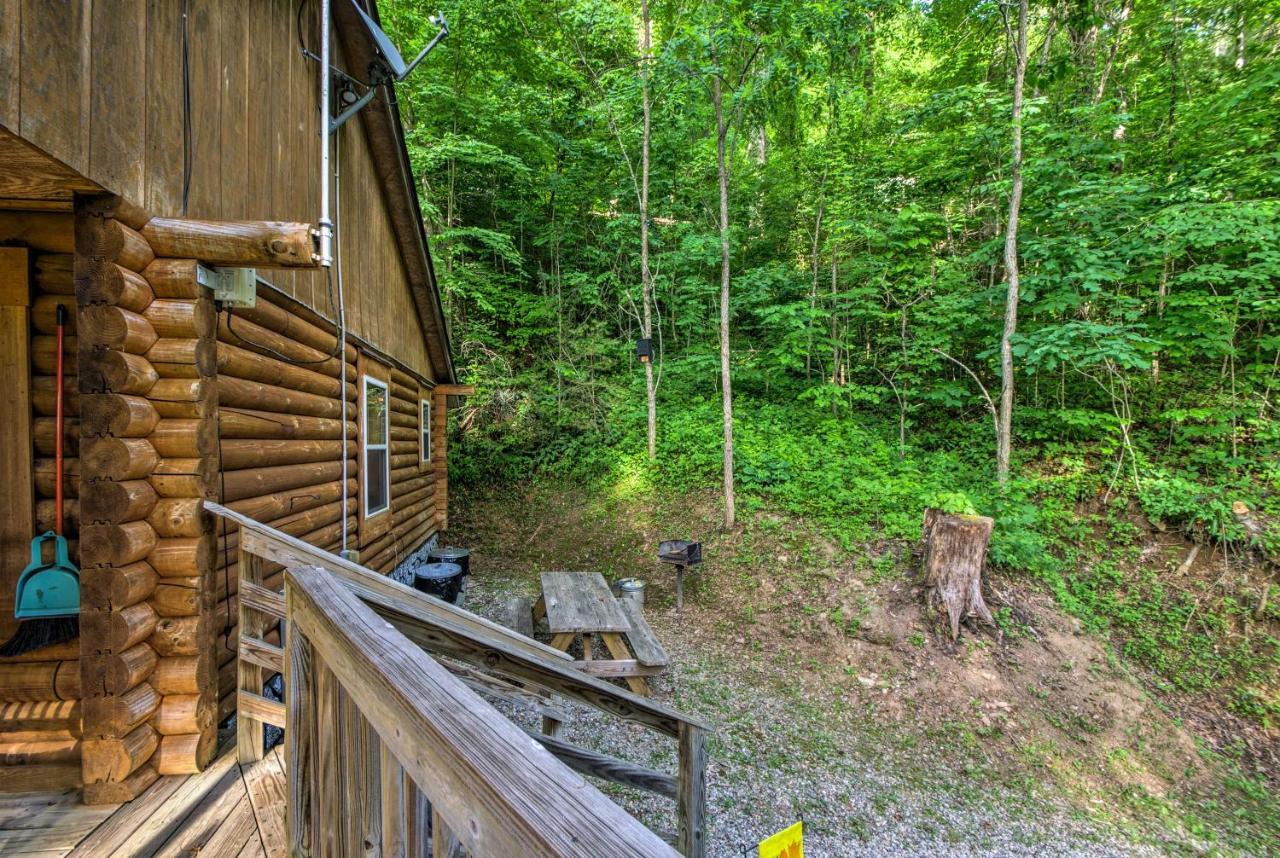 Cozy Deer Glen Cabin With Private Hot Tub And Porch! Брайсон-Сити Экстерьер фото